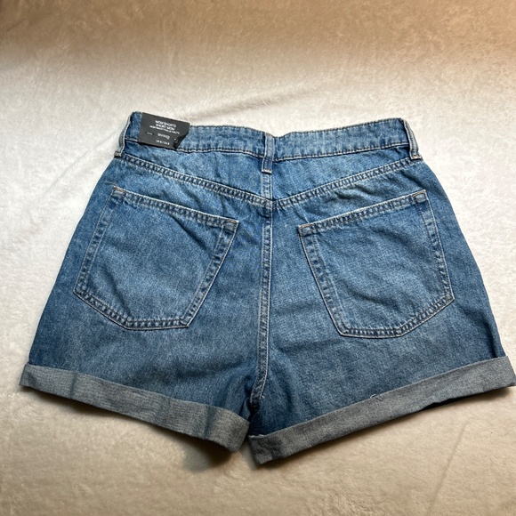 H&M high waisted mom shorts - Picture 2 of 4